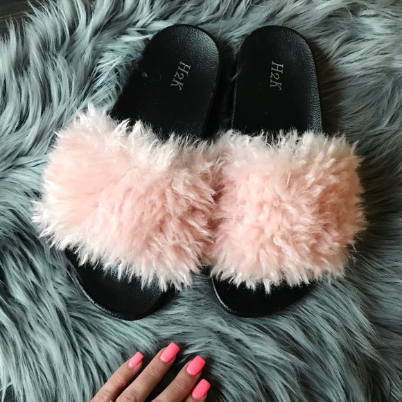 heartnsole Shoes - NWB 🎀 BLUSH SHEARLING SLIDES | VEGAN